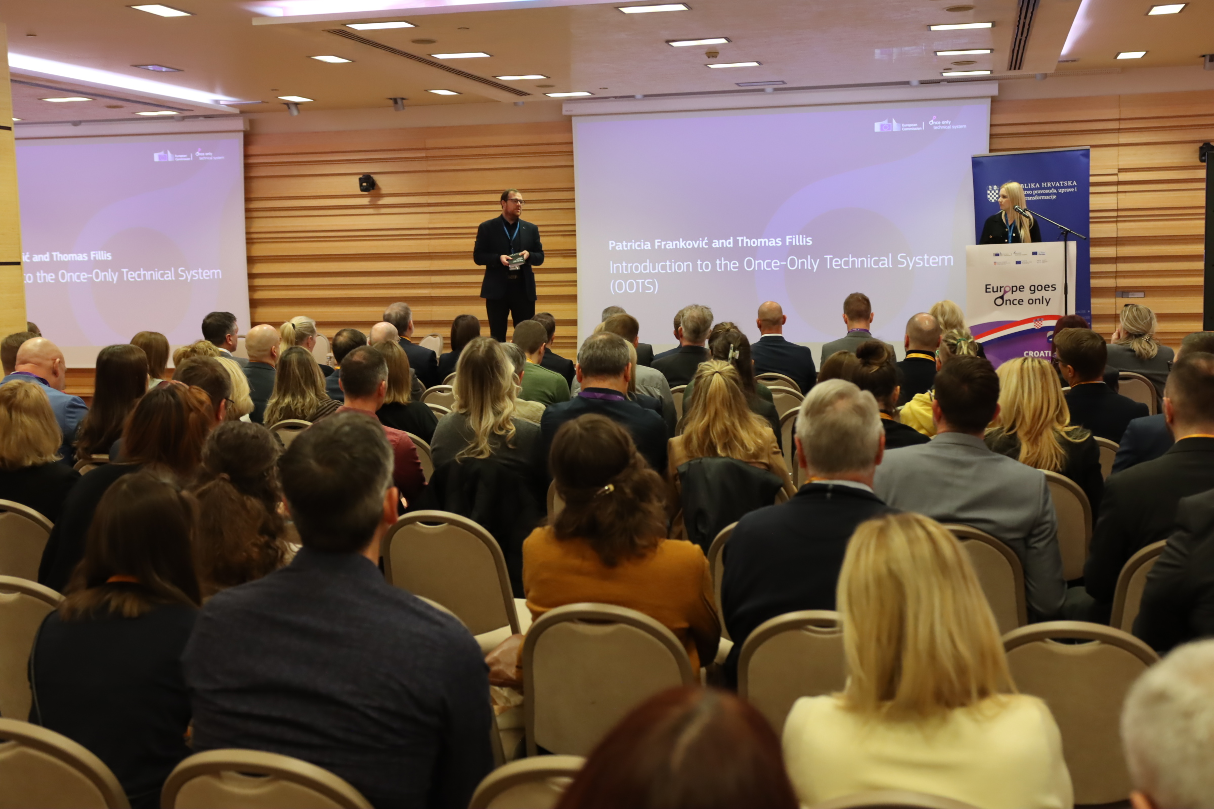 Photo of the participants in the event
