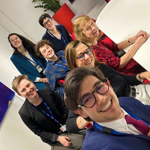 Selfie of former DIGIT Blue Book trainees with DIGIT Director-General